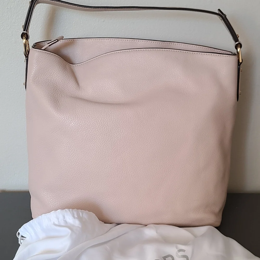 Michael Kors Evie large pebbled leather hobo shoulder bag in a soft pink - Picture 3 of 12